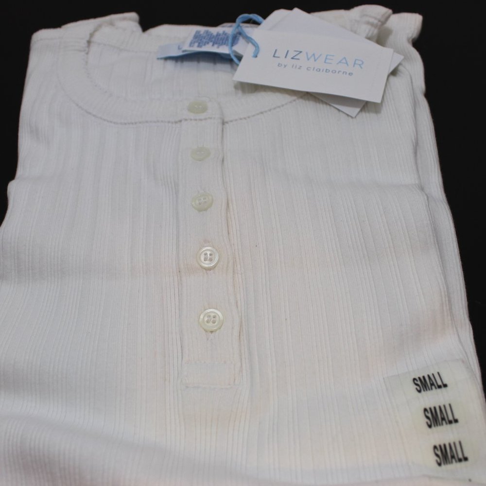 Lizwear by Liz Claiborne Short Sleeve Shirts